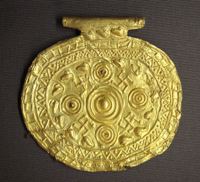 Etruscan_pendant_with_swastika_symbols_Bolsena_Italy_700_BCE_to_650_BCE etru.jpg