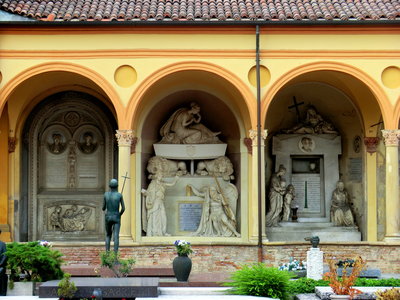 Bologna,_Cimitero_Monumentale_della_Certosa_di_Bologna_10.jpg