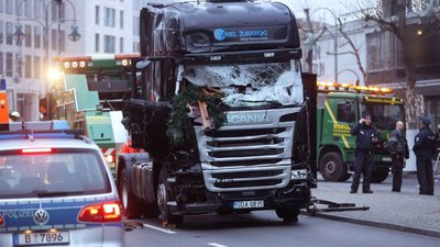 comedonchisciotte-controinformazione-alternativa-christmas-market-attack-truck-1024x576.jpeg