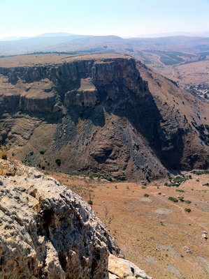 17 arbel nittai mura di Giuseppe Flavio.jpg