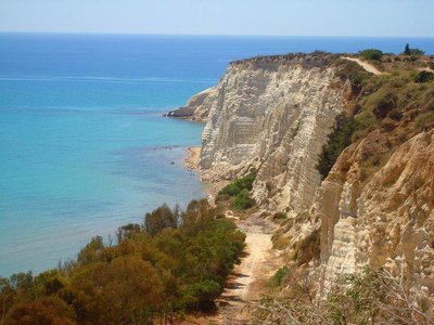 Capo-Bianco-sentiero.jpg