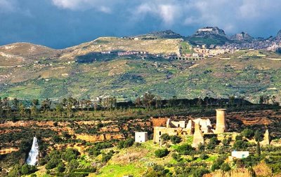 -castello-Poggiodiana-e-panorama-Caltabellotta-.jpg